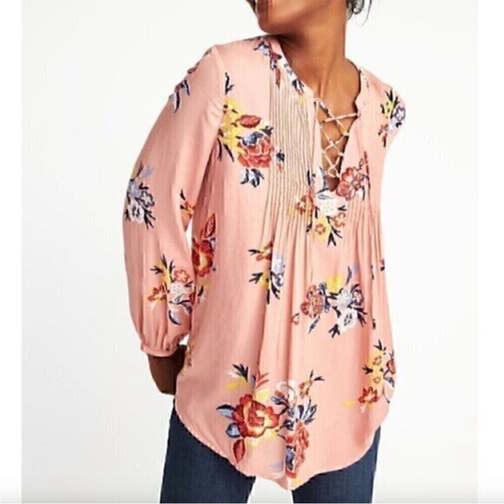 NWOT Old Navy Women’s Peach Floral Lace-Up Blouse Pintuck Details Medium